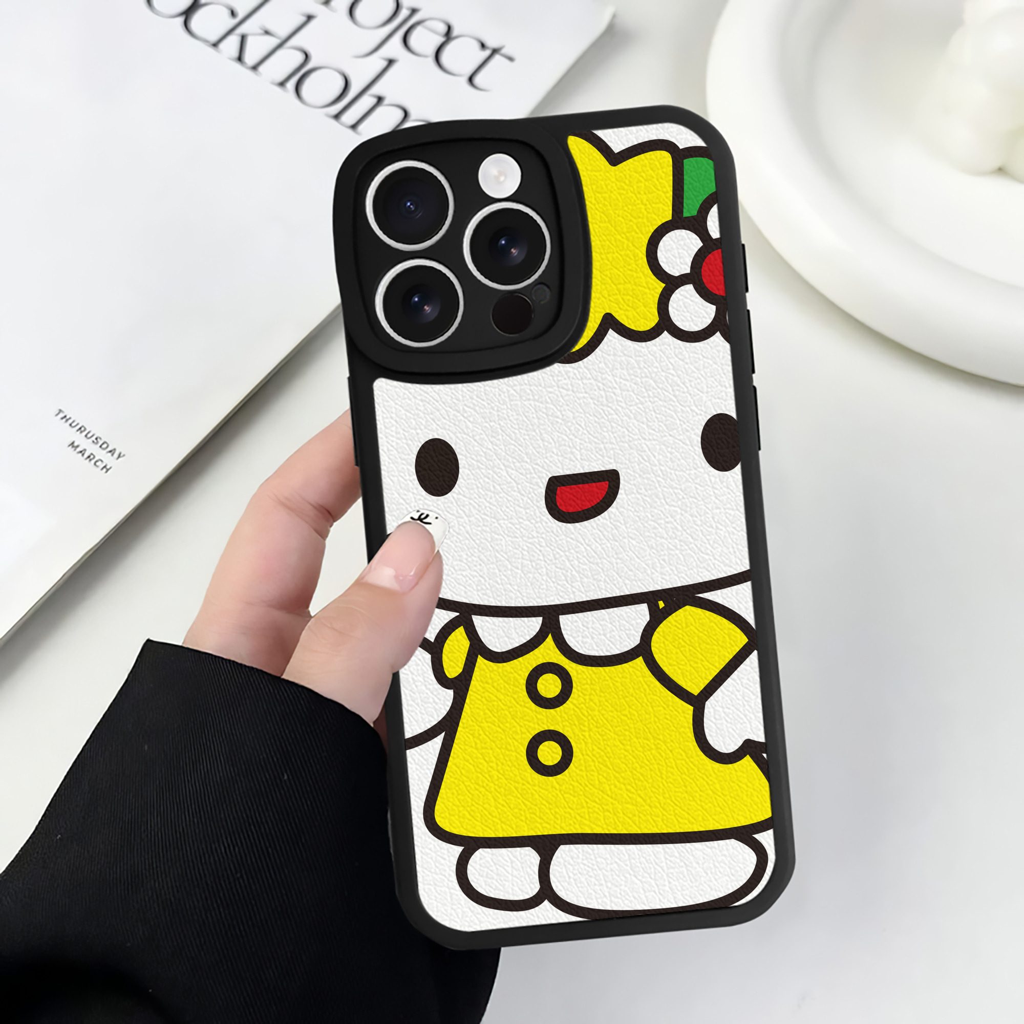（画像用） Hello Kitty ハローキティ 【iPhone 16シリーズ対応】シリコンスマホケース（レザー調） 材質：シリコン